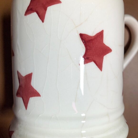 Emma Bridgewater Red Star 1/2 Pint Mug - Picture 7 of 9